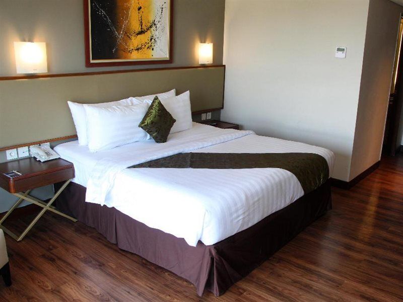 Swiss-belhotel 4*